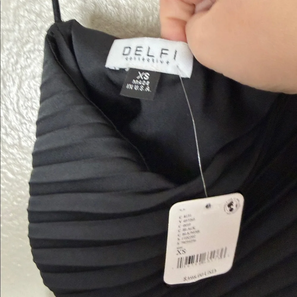 Delfi Collective Solie Pleated One-Shoulder Cutout Sheath Gown - Picture 7 of 10